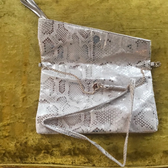 Snakeskin Patterned Clutch - Picture 3 of 4